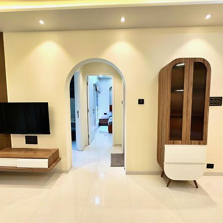 Peacock Palace 2Bhk Modern Ac Flat In Baner Pune Exteriör bild